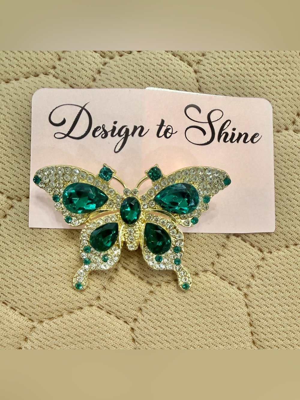 Gold & Emerald NWT Green Butterfly
Crystal Brooch Gift ready retail $42 - Picture 5 of 10